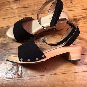 Black Saunter Along Clog — New!